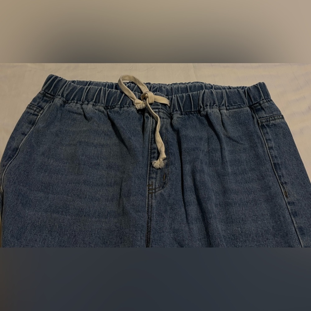 SHEIN Denim Flare Jeans with Distressed Hem - Picture 5 of 6